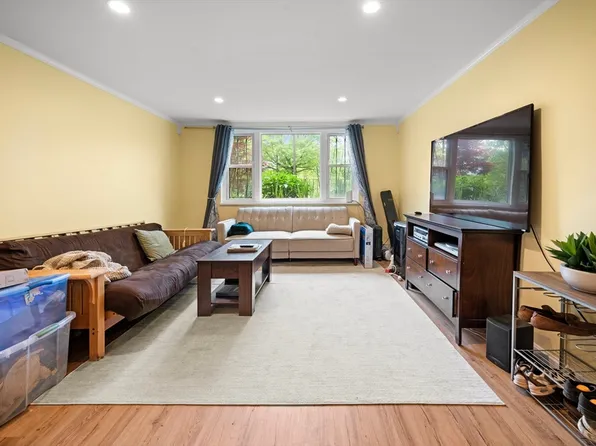 70 Jamaicaway APT 1, Boston, MA 02130