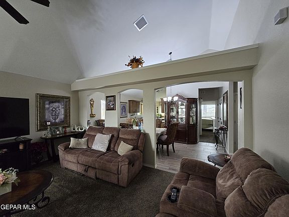 2nd image of 216 Flor Papagayo Way
