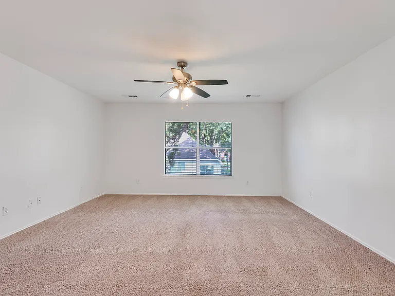 16215 Hollow Rock Dr — Photo 27