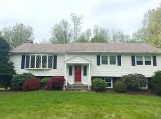 25 Cragmere Rd, Airmont, NY 10901