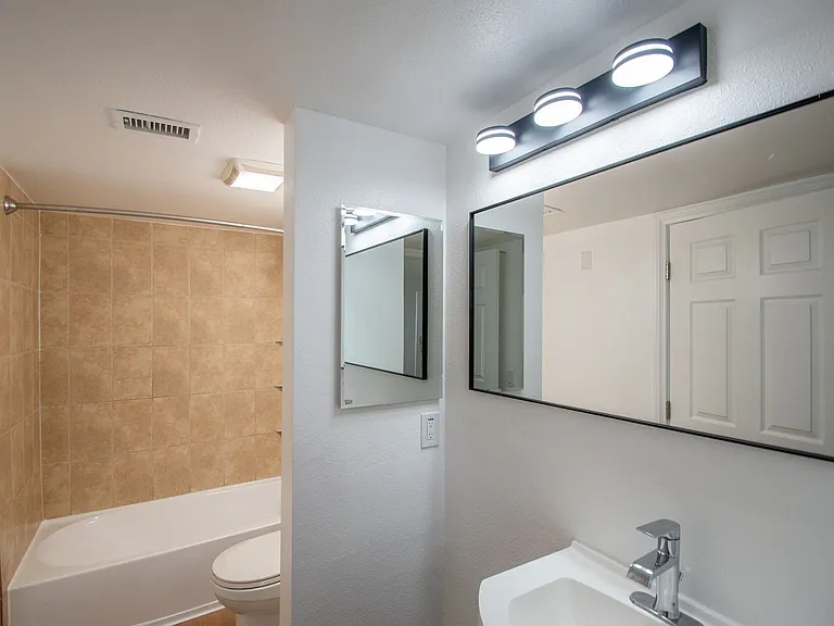11035 Otsego St — Photo 24