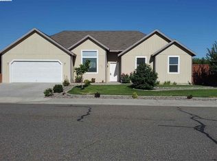 303 N Sycamore Ave, Pasco, WA 99301