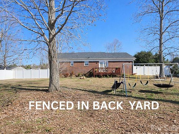 2nd image of 104 Carol Lyn Rd