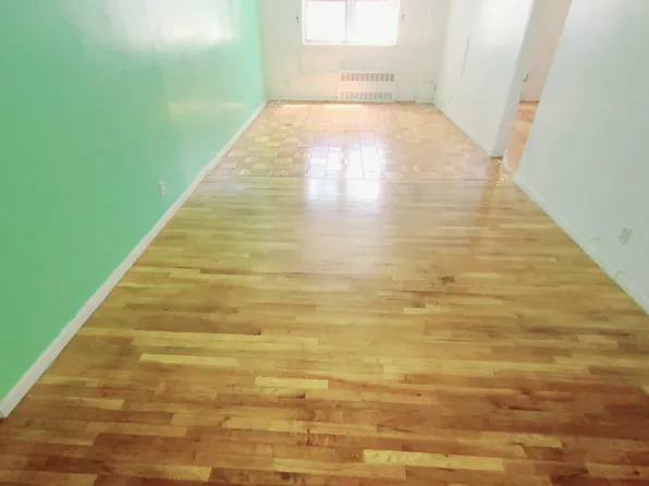 63-11 Queens Boulevard image 5 of 24