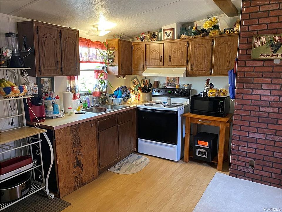 2nd image of 12744 Wendy Ln