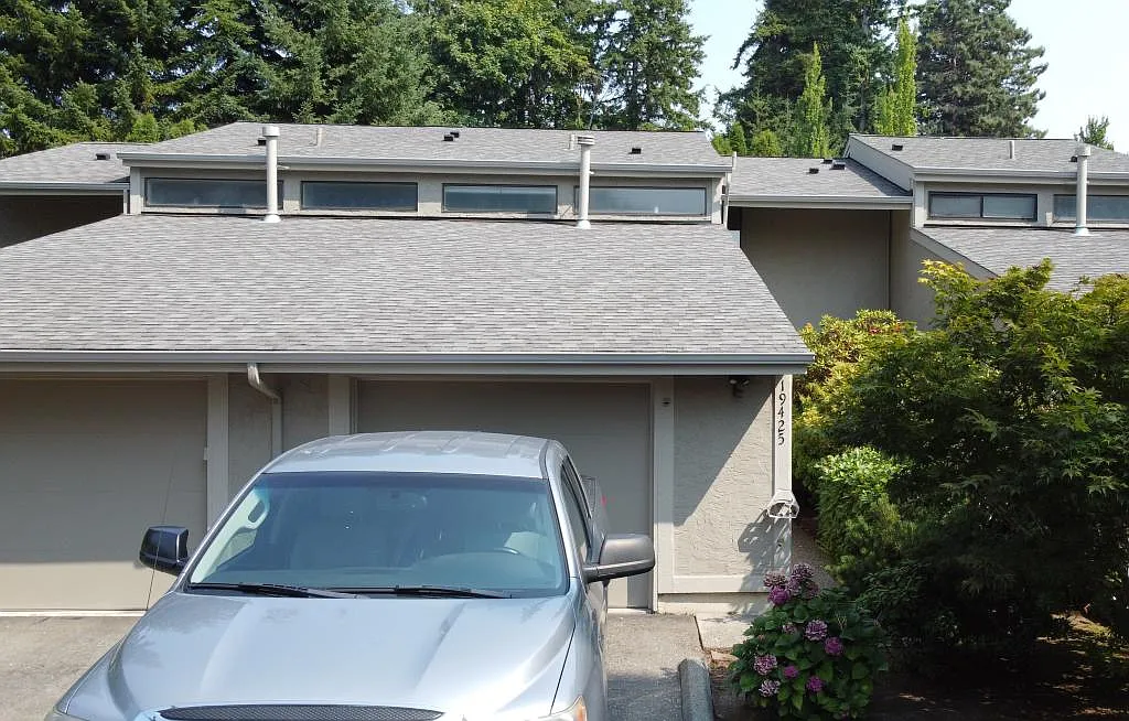 Modern & Quiet 2BR Townhouse a Close to Downtown Edmonds - 2 bedrooms — Photo 4