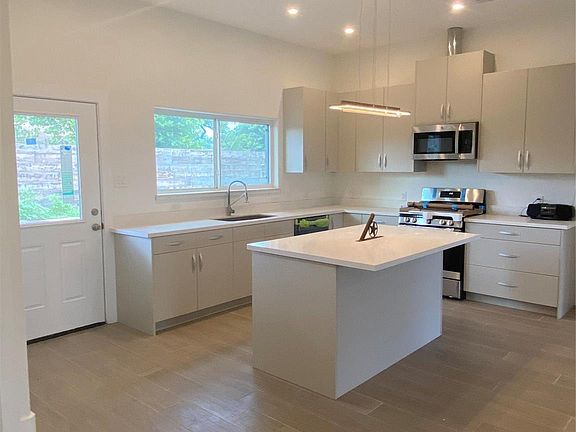 5th image of 8502 Alcott Dr