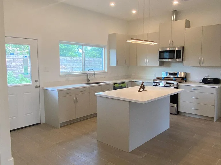 8502 Alcott Dr — Photo 5