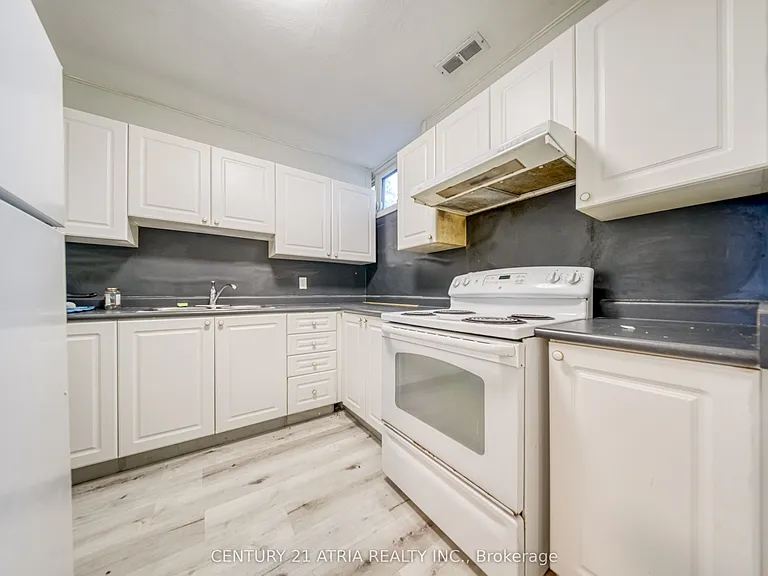 140 Ridgewood Rd #BASEMENT — Photo 7