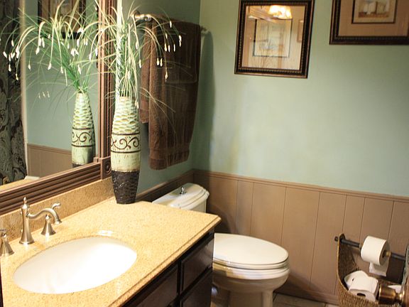 Tastefully updated Hall bath