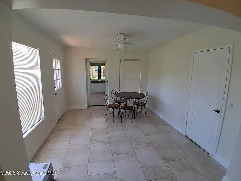 303 Princeton Ave — Photo 6
