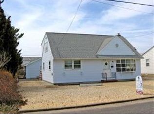 348 W 11th St, Ship Bottom, NJ 08008