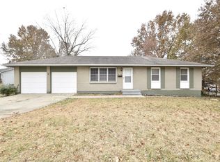 13612 Spring St, Grandview, MO 64030