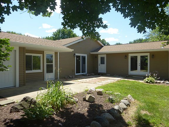 3rd image of 50785 Mile End Dr