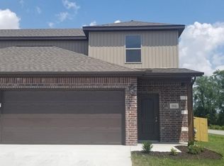552 Vee St, Centerton, AR 72719