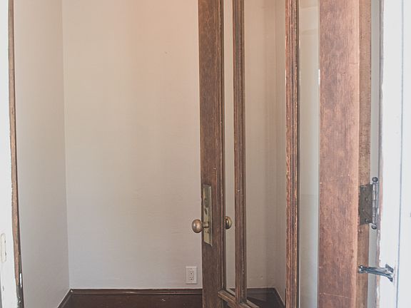 Front Entryway