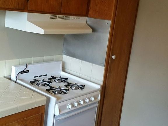 5th image of 4338 Mississippi St APT 12 1/2