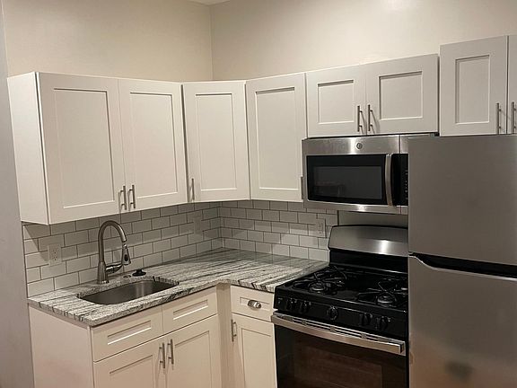 2nd image of 2125 E Somerset St APT 1