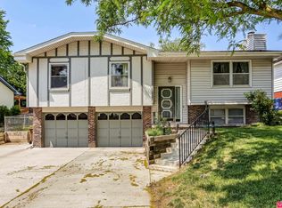 4814 Aspen Dr, Omaha, NE 68157