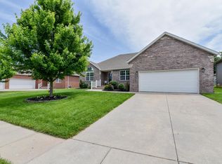 1110 N Arlington St, Nixa, MO 65714