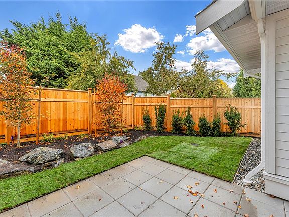 4th image of 3098 Washington Ave #3