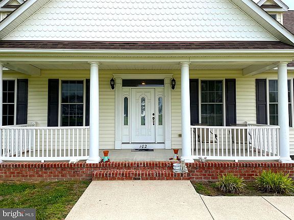 4th image of 102 Amanda Ln