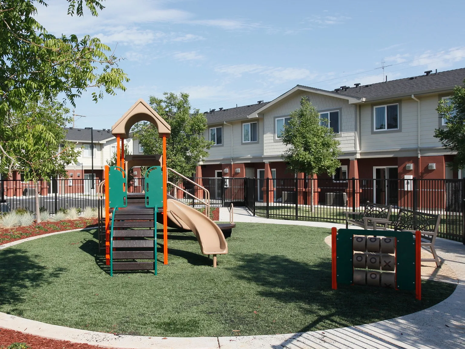 Gleason Park Apartments — Photo 1
