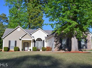 246 Camden Park Dr, Lawrenceville, GA