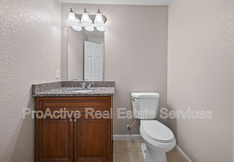 1065 Lindenwood Ave — Photo 9