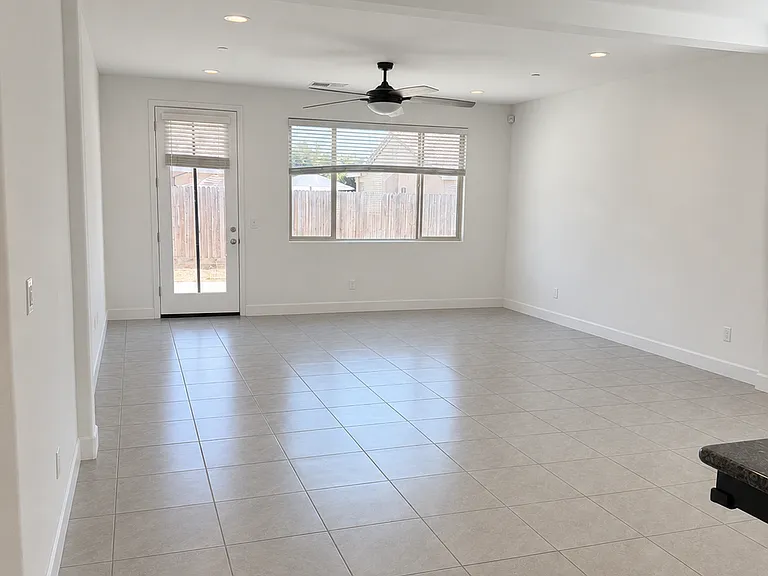 1908 E Monte Vista Ave — Photo 9
