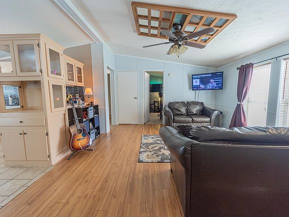 5th image of 404 North St