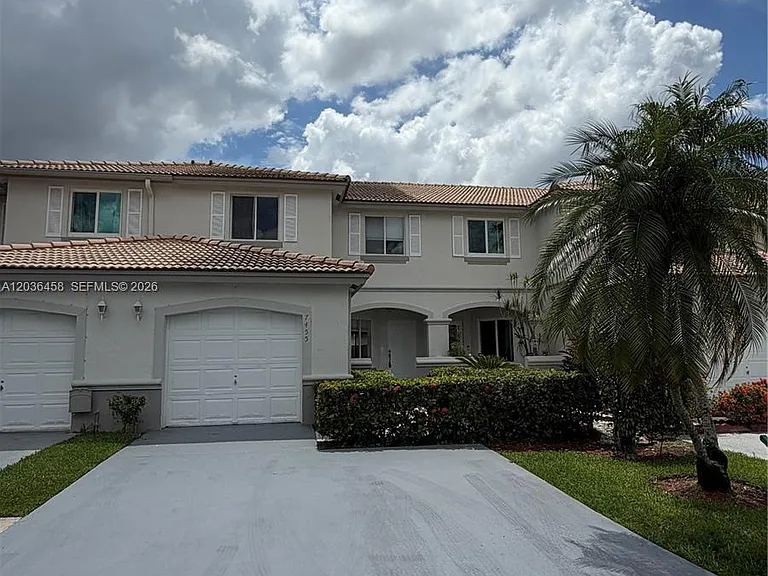 7455 SW 162nd Pl — Photo 1