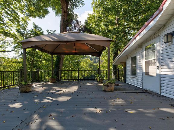 18th image of 148 Hidden Grove Ln