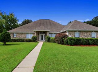3819 Bergerac Ln, Ocean Springs, MS 39564