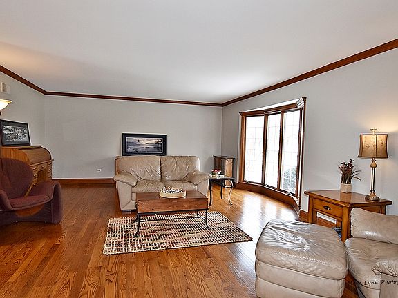 5th image of 39W906 Stonecrop Ct