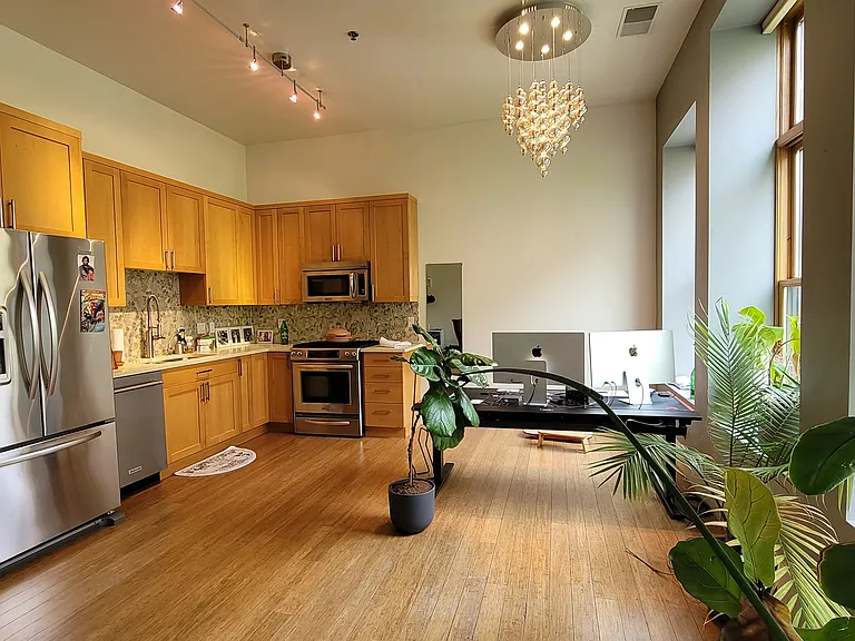 101 10th St #200 — Photo 4