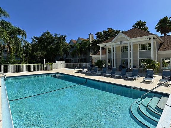3rd image of 850 S Tamiami Trl APT 821