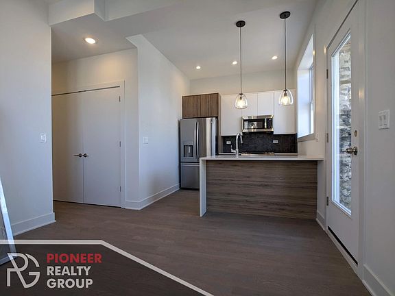 2nd image of 2120 W Belmont Ave #3RRA