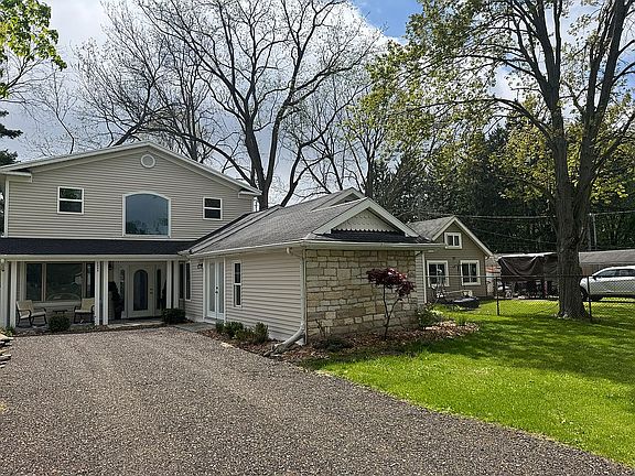 3rd image of 1344 Eagle St