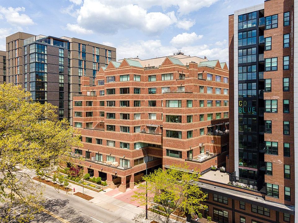 1st image of 505 E Huron St APT 504