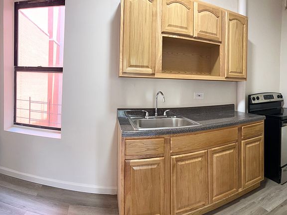 3rd image of 3091 Webster Ave #C-1