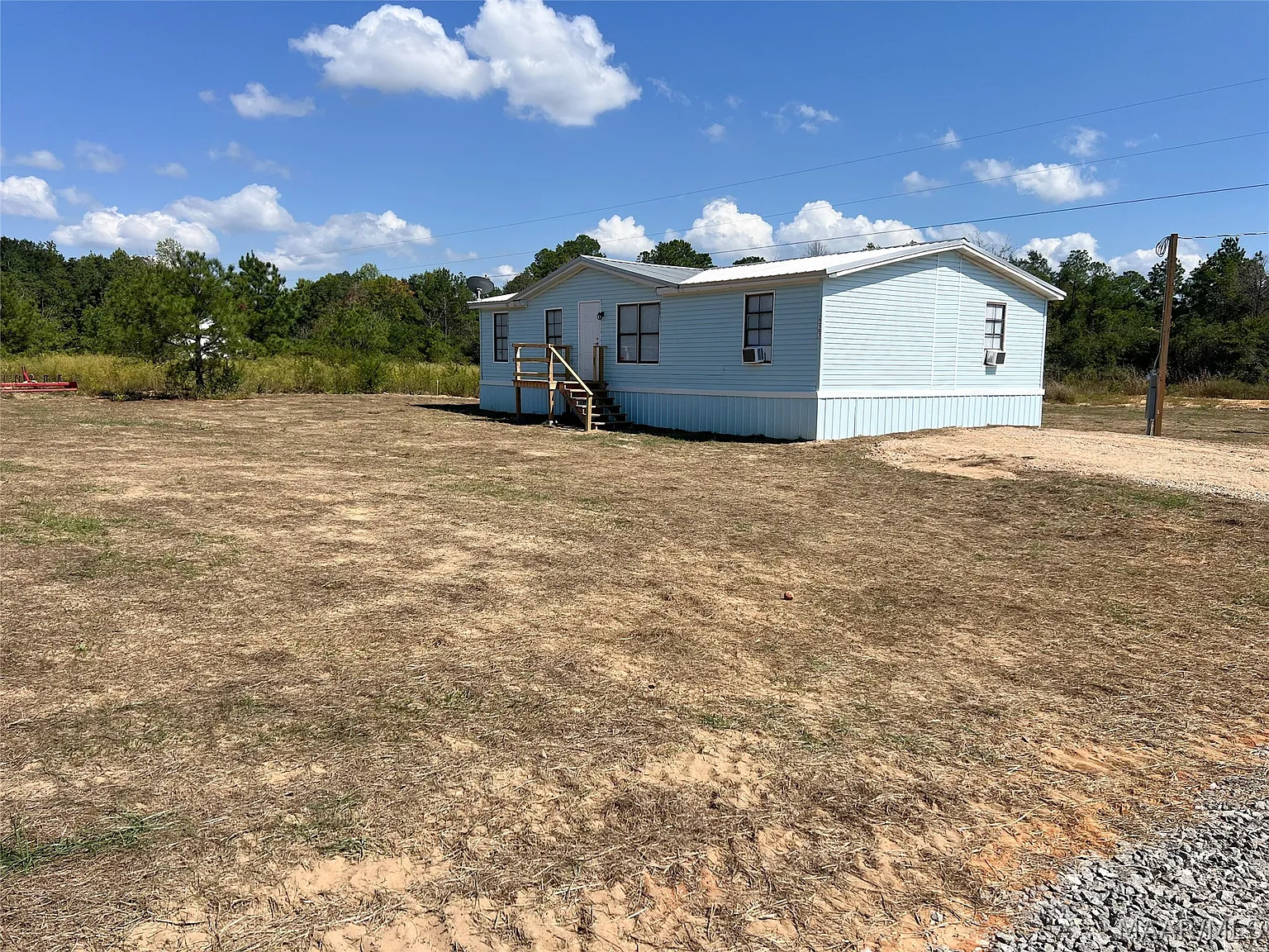 3 bed, 2.0 bath, 1125 sqft, $1,200 — Photo 3
