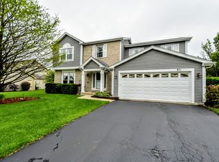 851 Bristol Dr, Algonquin, IL