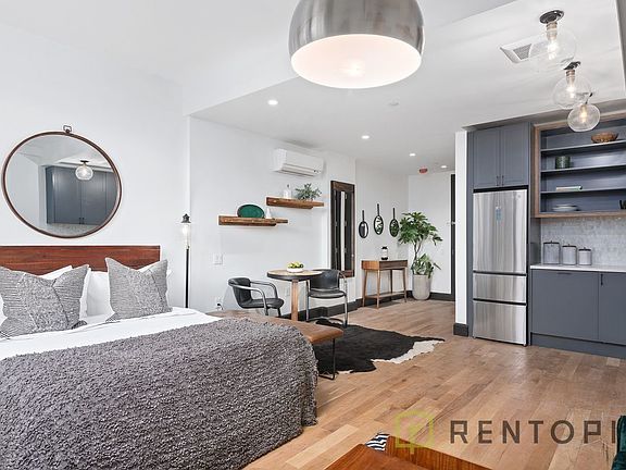 2nd image of 525 Franklin Ave #7Y