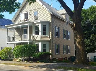 12 Milton St, Lynn, MA 01902