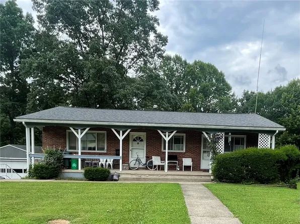 119 Marlene Dr, Beaver Falls, PA 15010