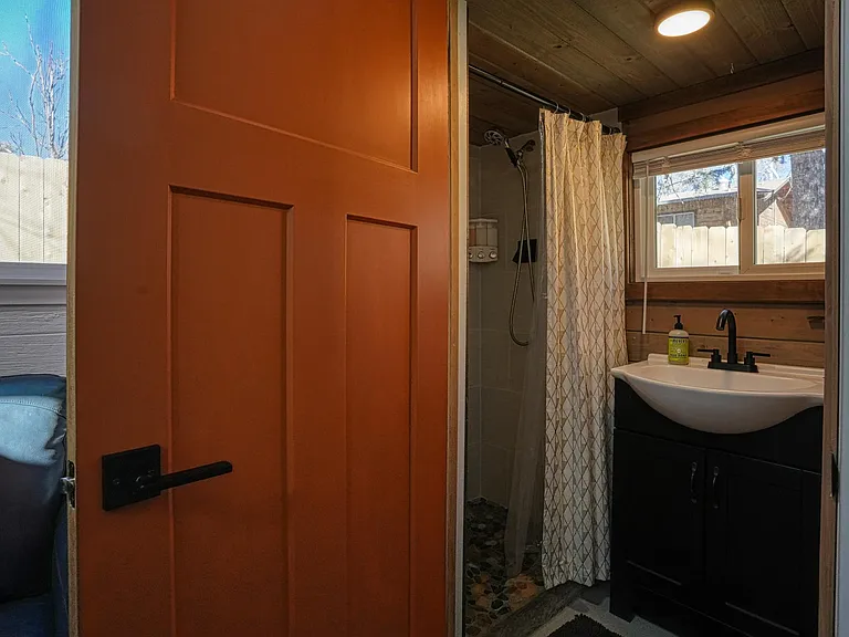 good size shower and bath for a tiny home