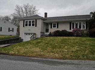 90 Valley View Dr, Cumberland, RI 02864