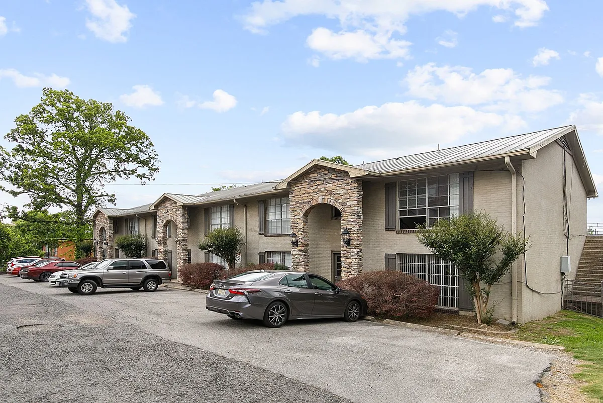 Building Photo - Clairview Apartments