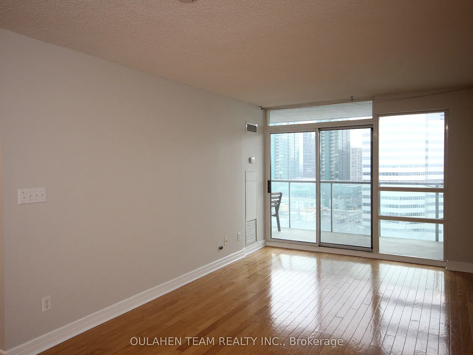 2 bed, $2,450 — Photo 2